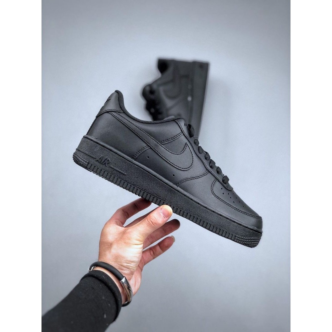 NIKE AIR FORCE 1 TRIPLE BLACK