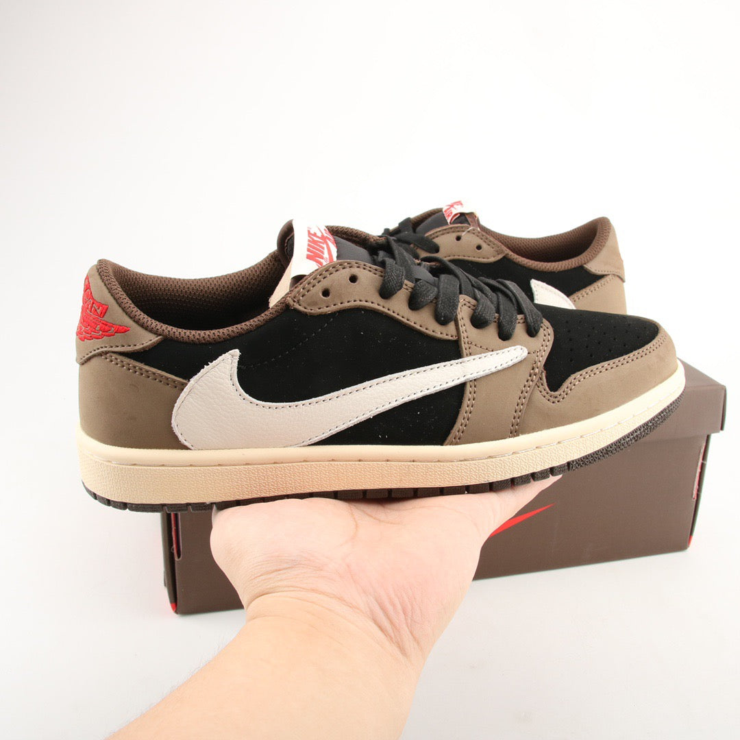 NIKE AIR JORDAN 1 LOW x TRAVIS SCOTT OG SP