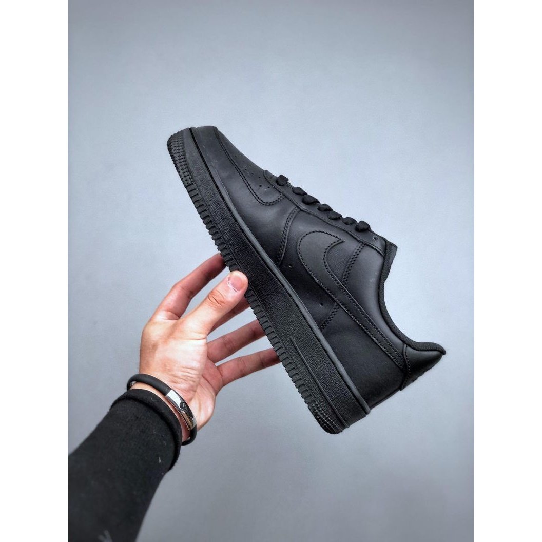 NIKE AIR FORCE 1 TRIPLE BLACK