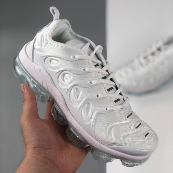 NIKE VAPORMAX PLUS TRIPLE WHITE