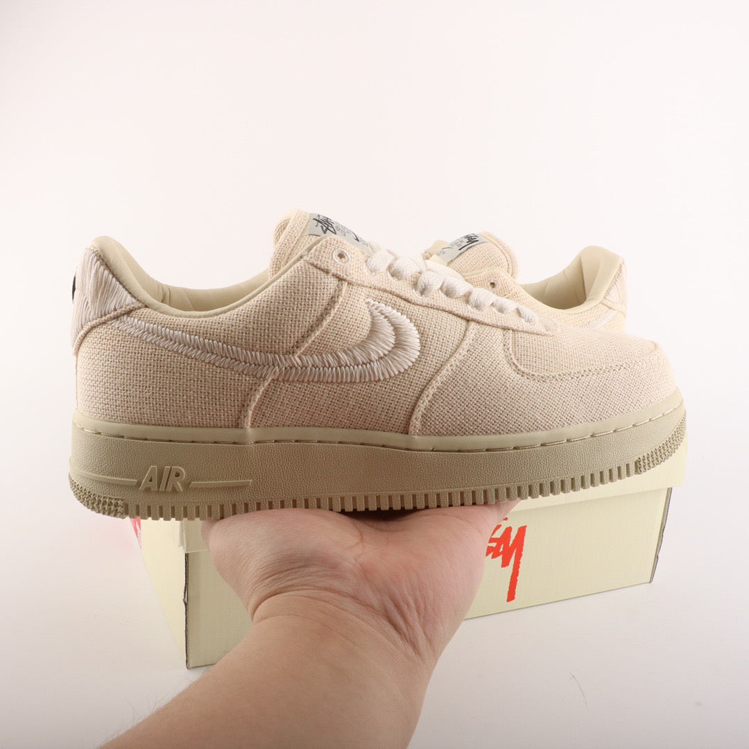 NIKE AIR FORCE 1 x STUSSY FOSSIL