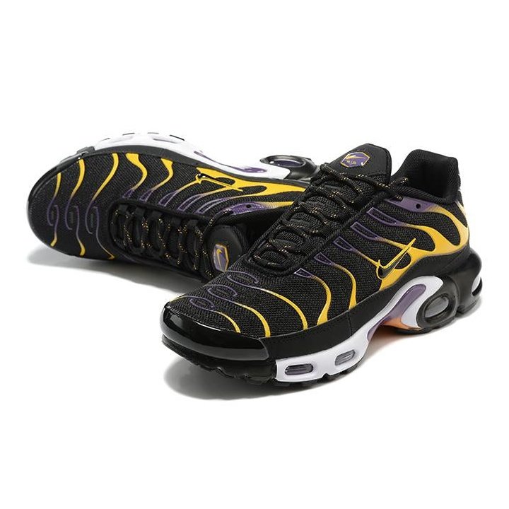 NIKE AIR MAX PLUS TN CARABINER