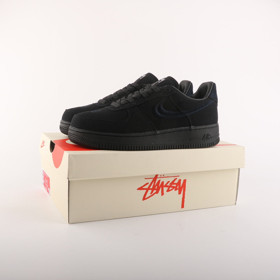 NIKE AIR FORCE 1 x STUSSY BLACK