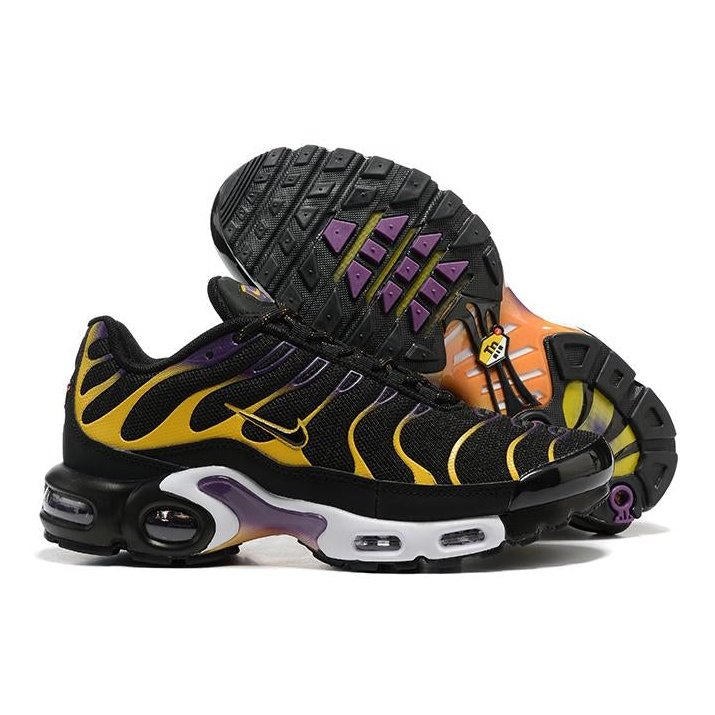 NIKE AIR MAX PLUS TN CARABINER