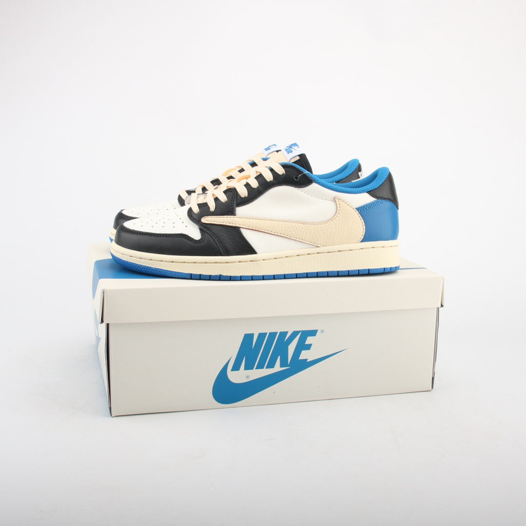 NIKE AIR JORDAN 1 LOW x TRAVIS SCOTT FRAGMENT