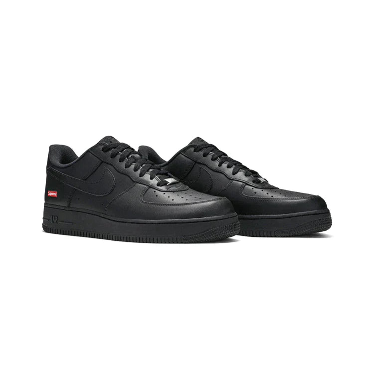 NIKE AIR FORCE 1 TRIPLE BLACK x SUPREME