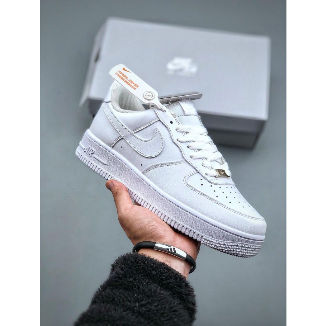 NIKE AIR FORCE 1 TRIPLE WHITE