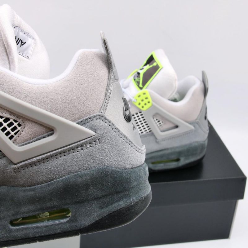 AIR JORDAN 4 NEON