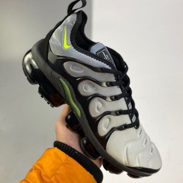 NIKE VAPORMAX PLUS VERDE BLACK VOLT