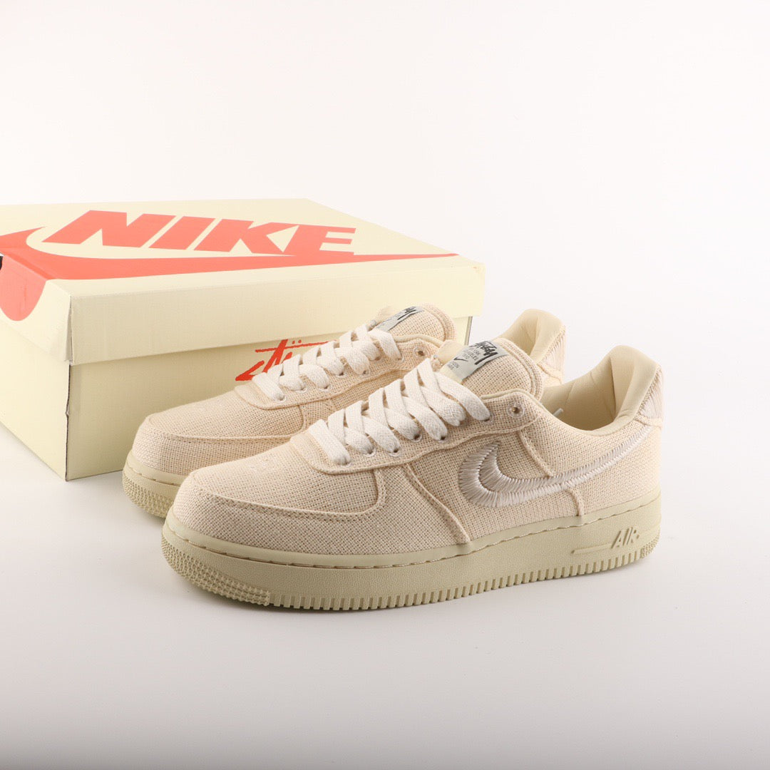 NIKE AIR FORCE 1 x STUSSY FOSSIL