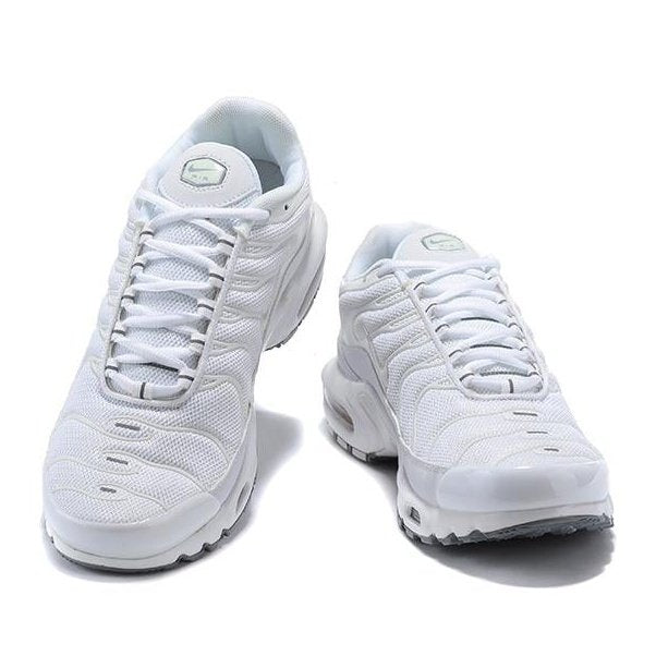 NIKE AIR MAX PLUS TN TRIPLE WHITE