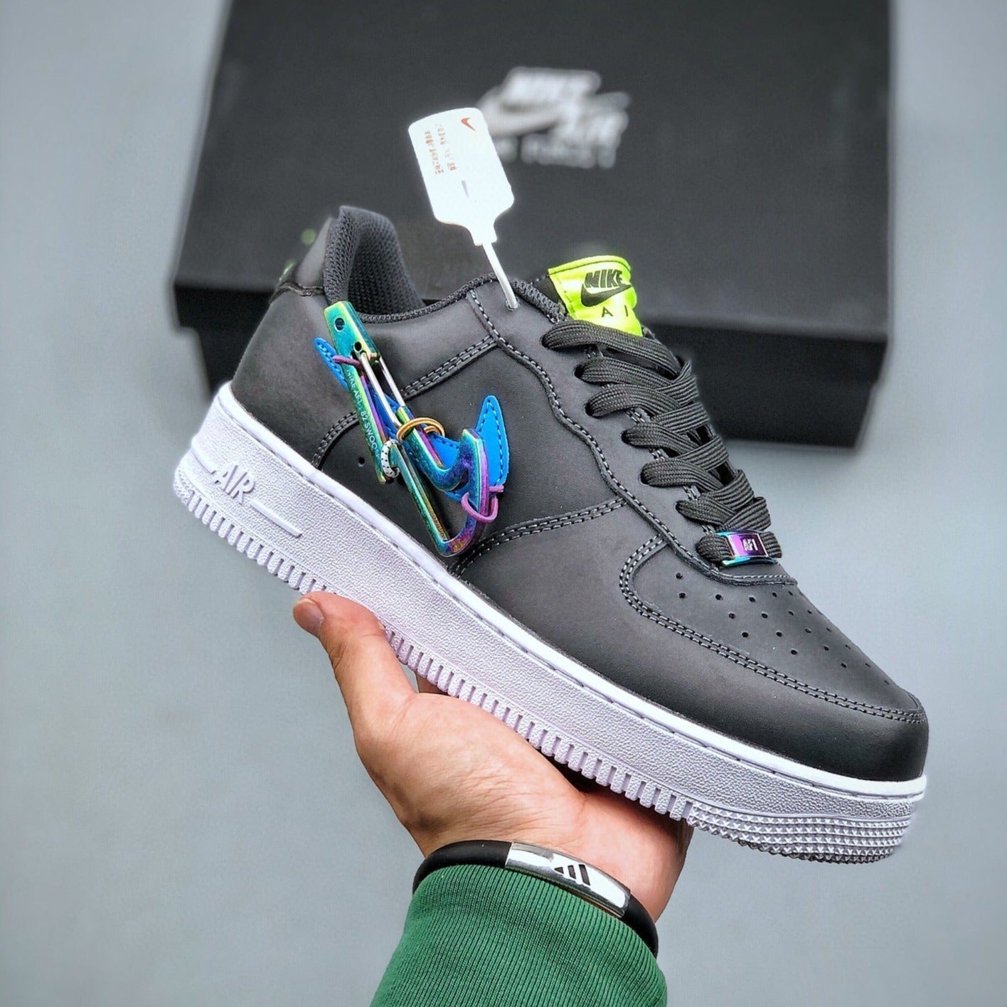 NIKE AIR FORCE 1 BLACK CARBINER